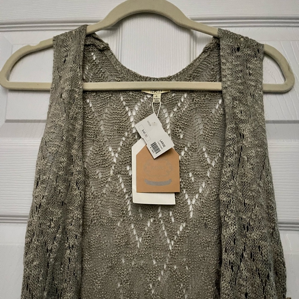 LONG length knit vest. NWT, KORI brand. Ombré color.